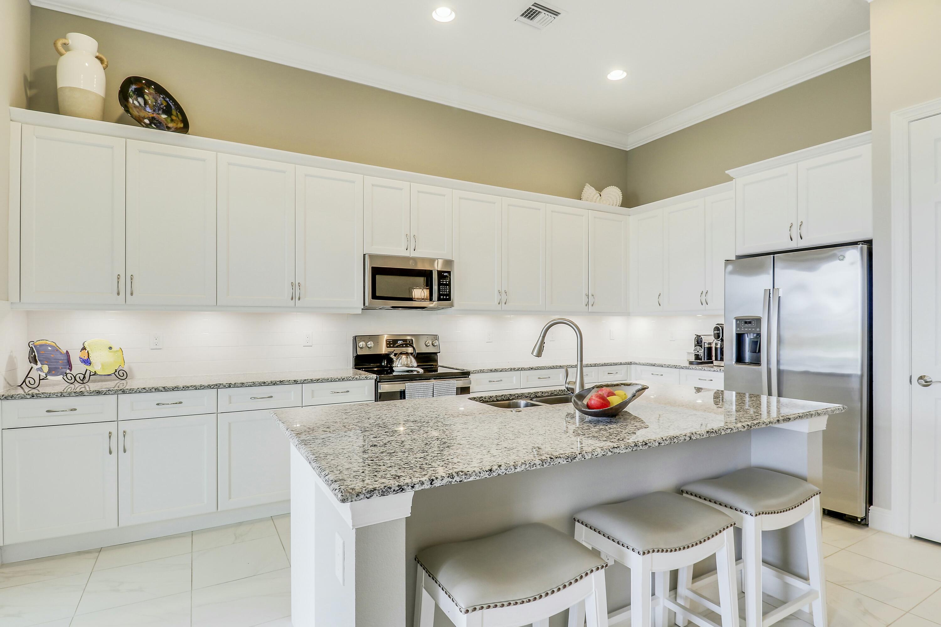 9182 Southwest Pepoli Way Port St. Lucie, FL 34987 - Photo 19 of 80 Kitchen