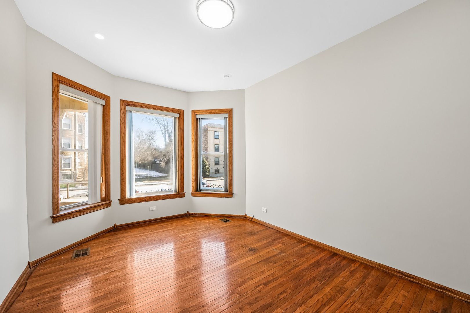 4552 South Indiana Avenue Chicago, IL 60653 - Photo 12 of 14