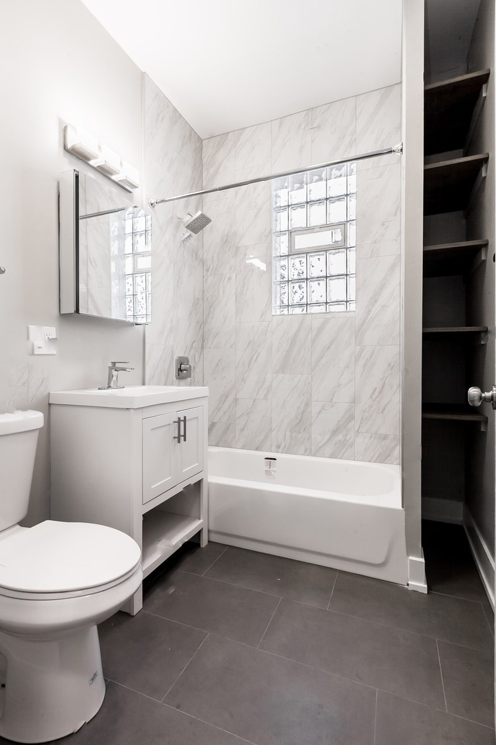 4552 South Indiana Avenue Chicago, IL 60653 - Photo 8 of 14