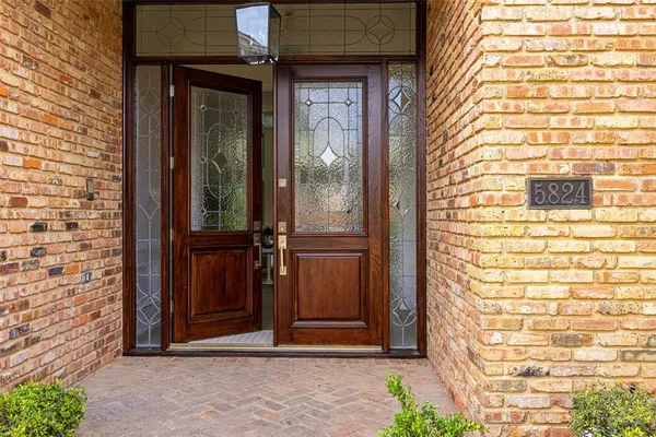 $1,200,000 | 5824 Gallant Fox Lane, Plano, TX 75093