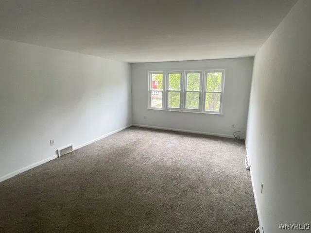 $1,400 | 341 Sundridge Drive, Amherst, NY 14228