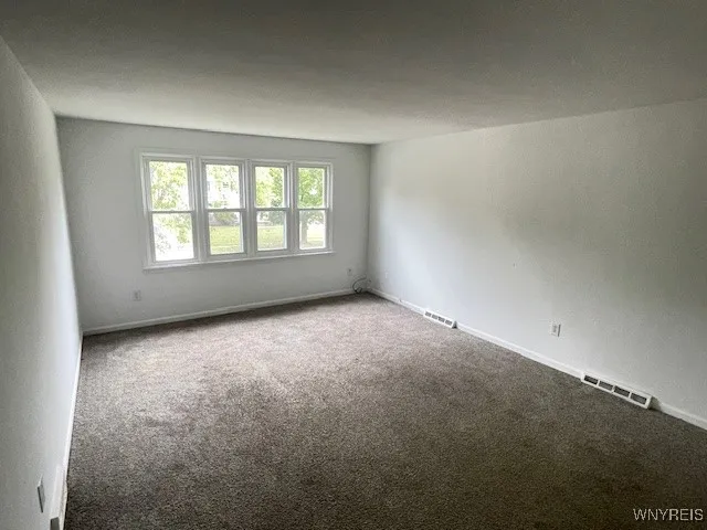 $1,400 | 341 Sundridge Drive, Amherst, NY 14228