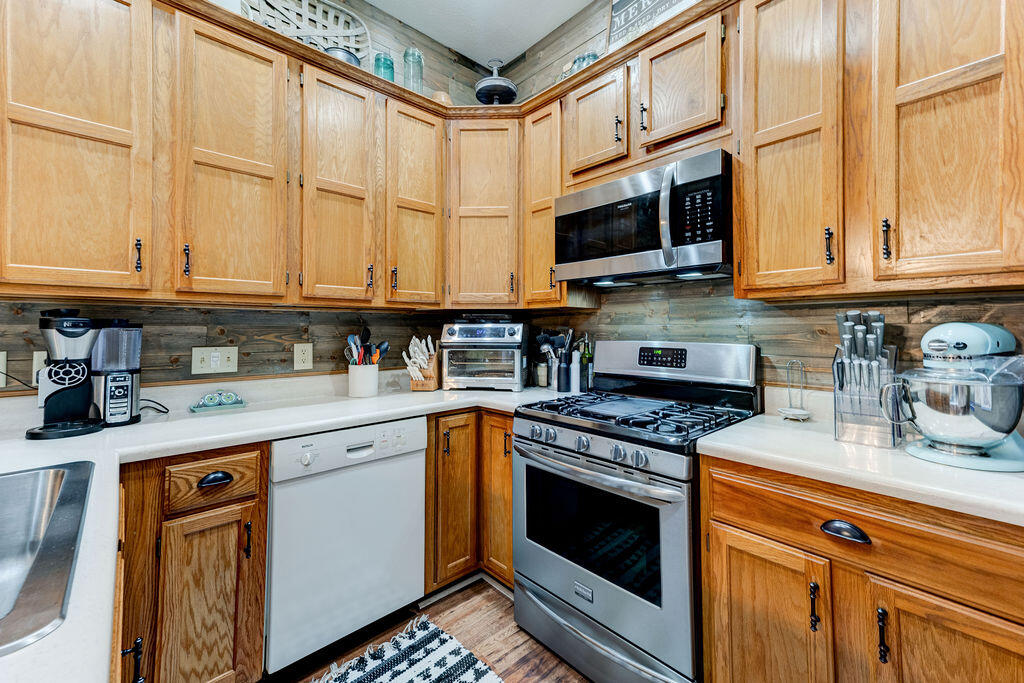 10908 Possum Trail Road Harrison, TN 37341 - Photo 15 of 52 Kitchen
