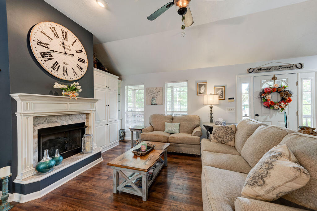 10908 Possum Trail Road Harrison, TN 37341 - Photo 8 of 52 Living Room