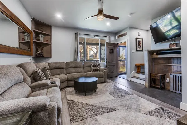 $549,900 | 1529 Seegar Street, Dallas, TX 75215