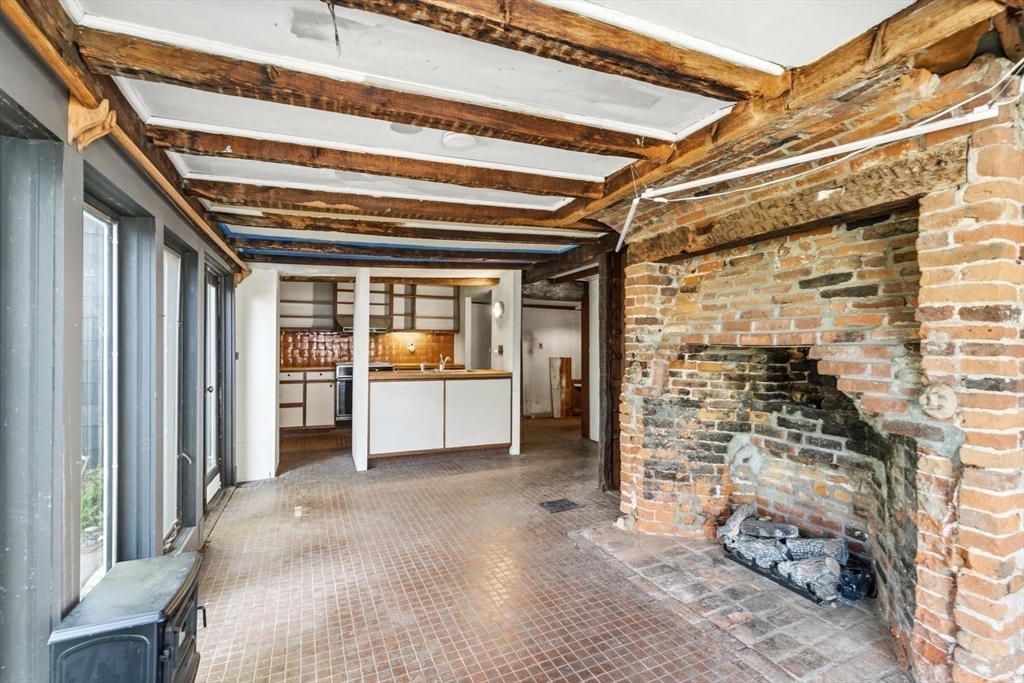 29-31 Circle Street Marblehead, MA 01945 - Photo 11 of 37