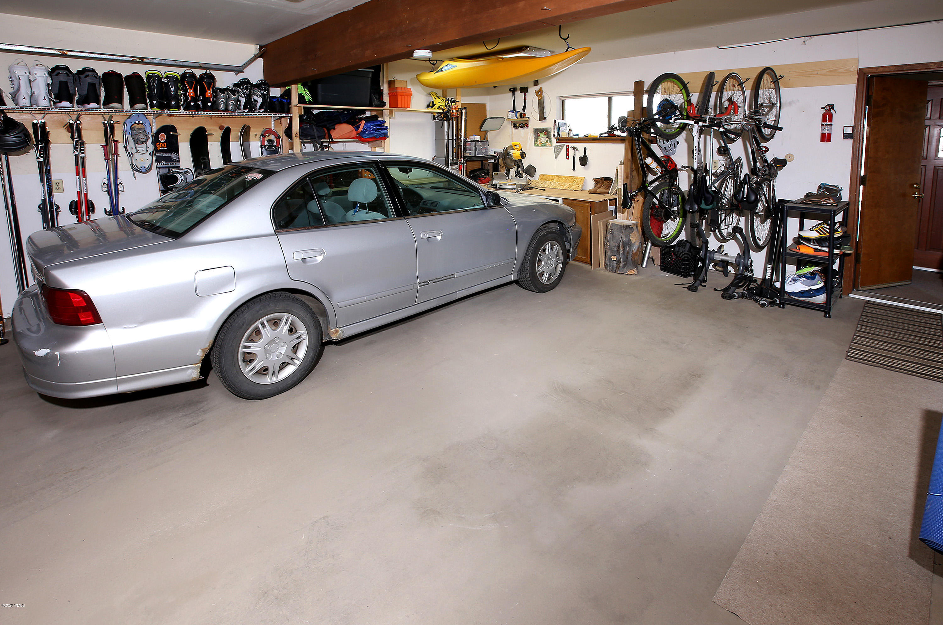 334 Eagle Road, Unit B3 Avon, CO 81620 - Photo 11 of 12 314_eagle_road_unit_3_garage