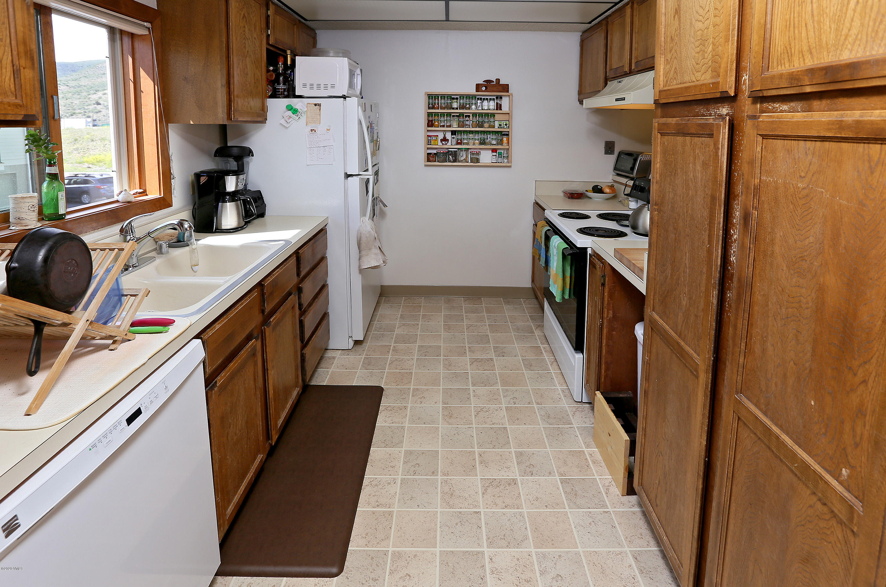 314_eagle_road_unit_3_kitchen