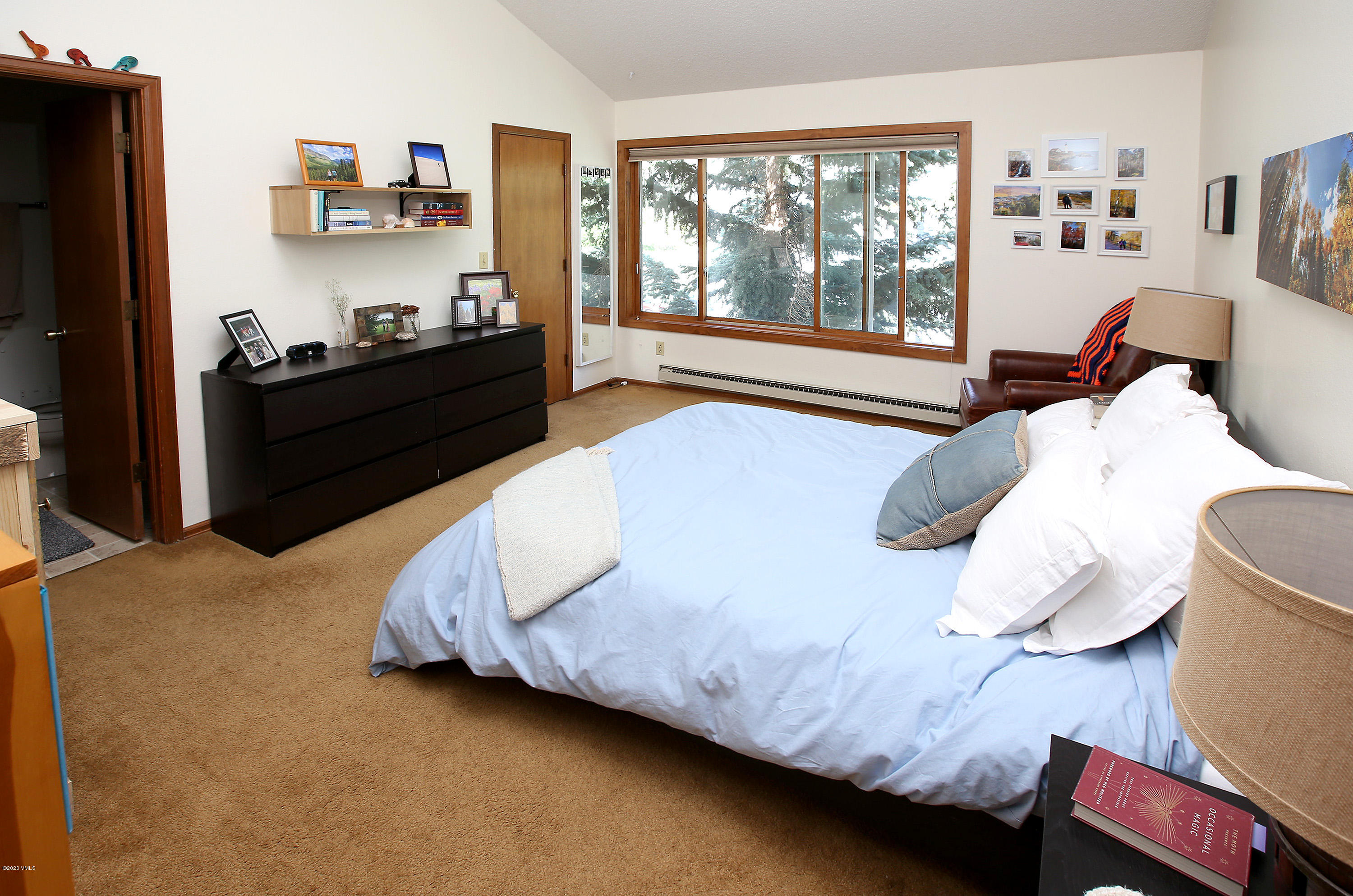 334 Eagle Road, Unit B3 Avon, CO 81620 - Photo 8 of 12 314_eagle_road_unit_3_bed_2