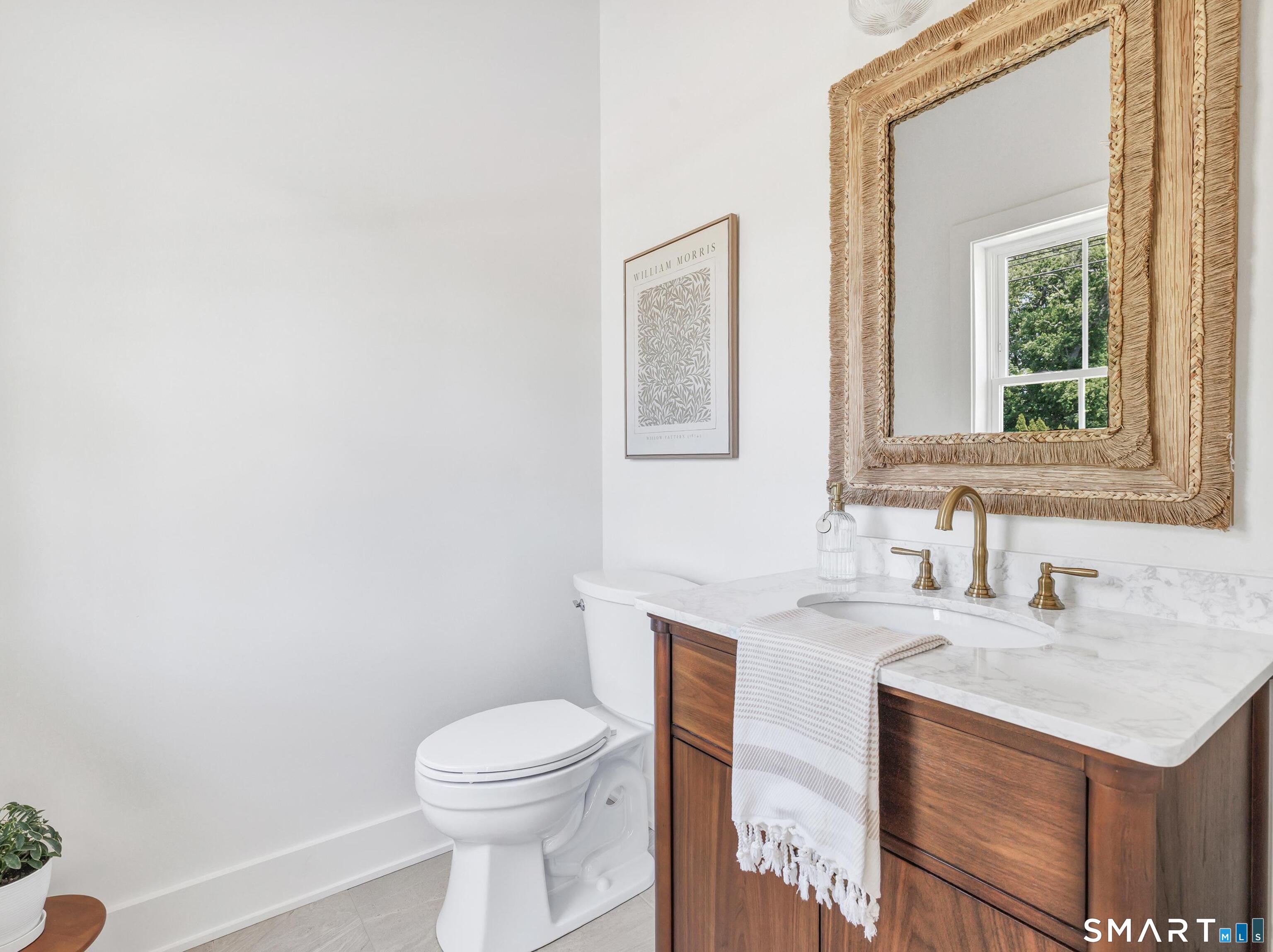 39 Commodore Place Milford, CT 06460 - Photo 5 of 40