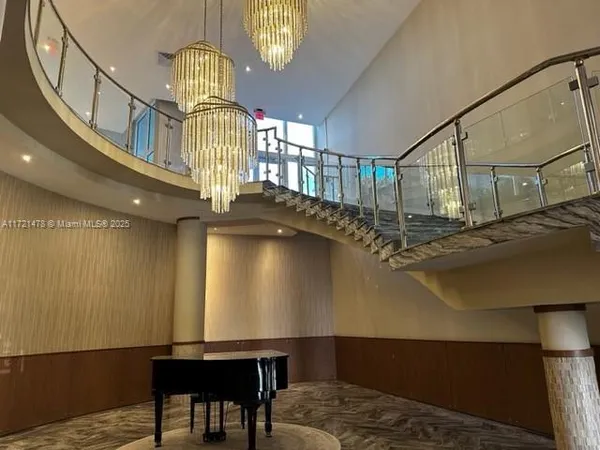 $3,150 | 5401 Collins Avenue, Unit 430, Miami Beach, FL 33140