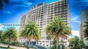 $3,150 | 5401 Collins Avenue, Unit 430, Miami Beach, FL 33140