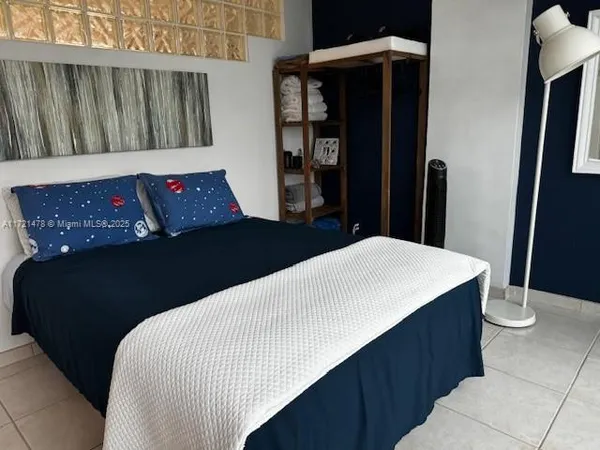 $3,150 | 5401 Collins Avenue, Unit 430, Miami Beach, FL 33140