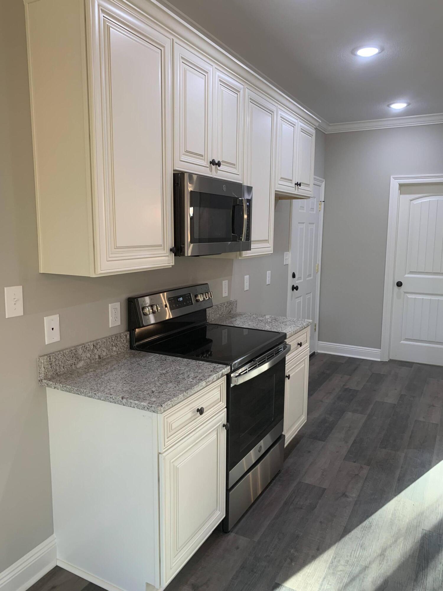 17065 Old Joe Moran Road Kiln, MS 39556 - Photo 4 of 28 Kitchen