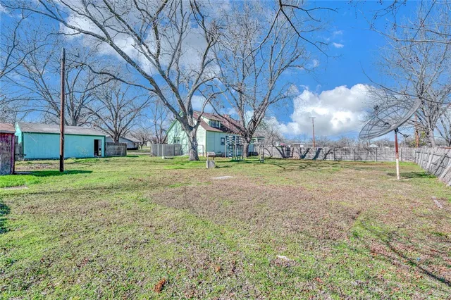 $160,000 | 714 West 15th Street, Clifton, TX 76634