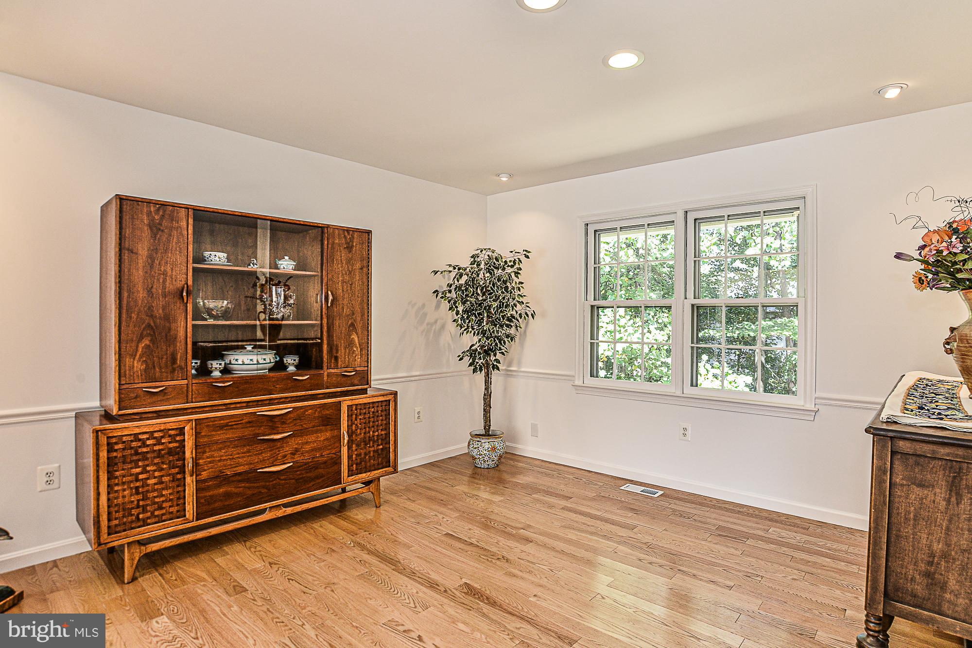 9106 Scott Street Springfield, VA 22153 - Photo 5 of 34 Formal dining room