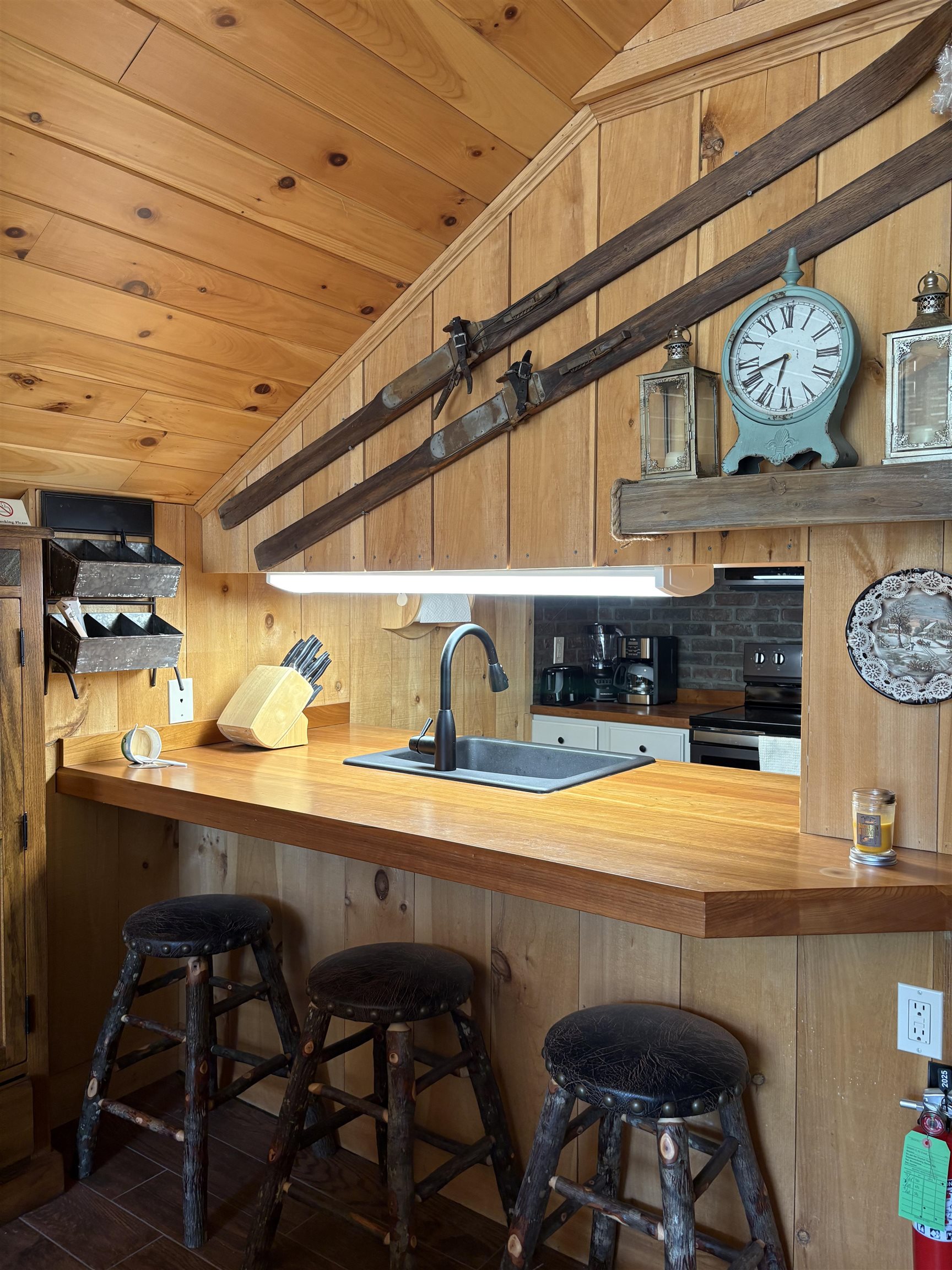 71 Alpine Drive, Unit D408 Killington, VT 05751 - Photo 8 of 34