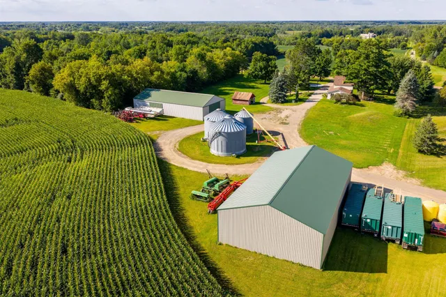 $699,900 | 1788 397th Avenue Northeast, Stanchfield, MN 55080