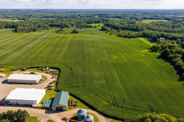 $699,900 | 1788 397th Avenue Northeast, Stanchfield, MN 55080