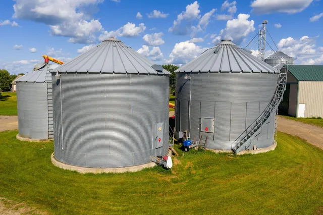 $699,900 | 1788 397th Avenue Northeast, Stanchfield, MN 55080