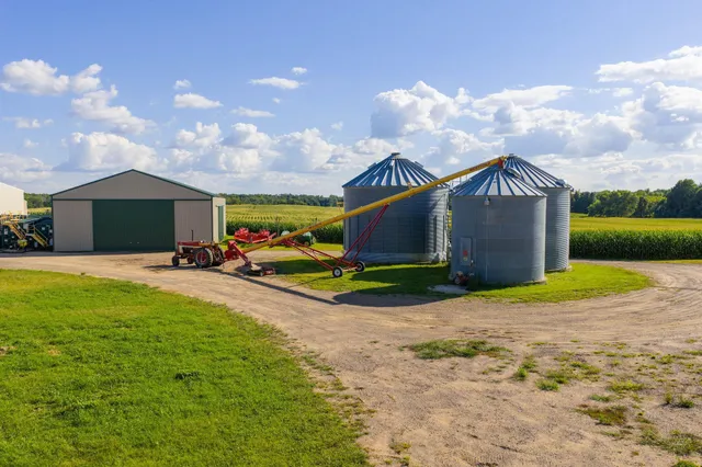 $699,900 | 1788 397th Avenue Northeast, Stanchfield, MN 55080