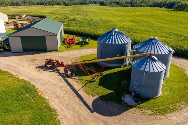 $699,900 | 1788 397th Avenue Northeast, Stanchfield, MN 55080