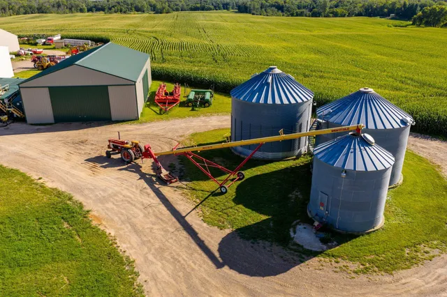 $699,900 | 1788 397th Avenue Northeast, Stanchfield, MN 55080