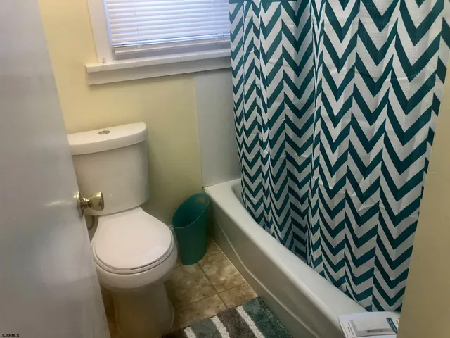 $1,295 | 104 North Cambridge Avenue, Unit REAR, Ventnor City, NJ 08406