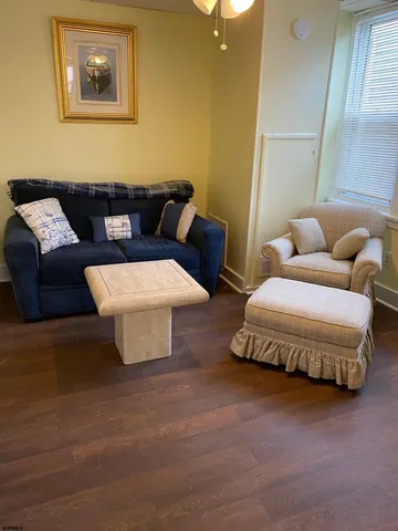 $1,295 | 104 North Cambridge Avenue, Unit REAR, Ventnor City, NJ 08406