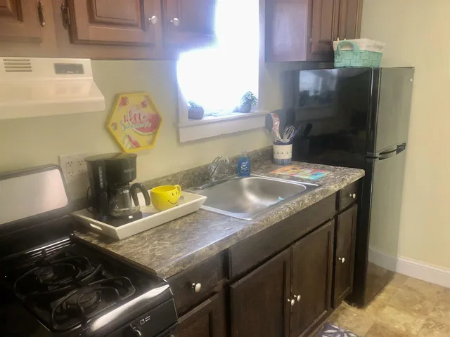 $1,295 | 104 North Cambridge Avenue, Unit REAR, Ventnor City, NJ 08406