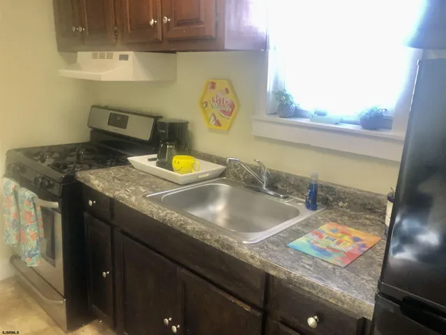 $1,295 | 104 North Cambridge Avenue, Unit REAR, Ventnor City, NJ 08406