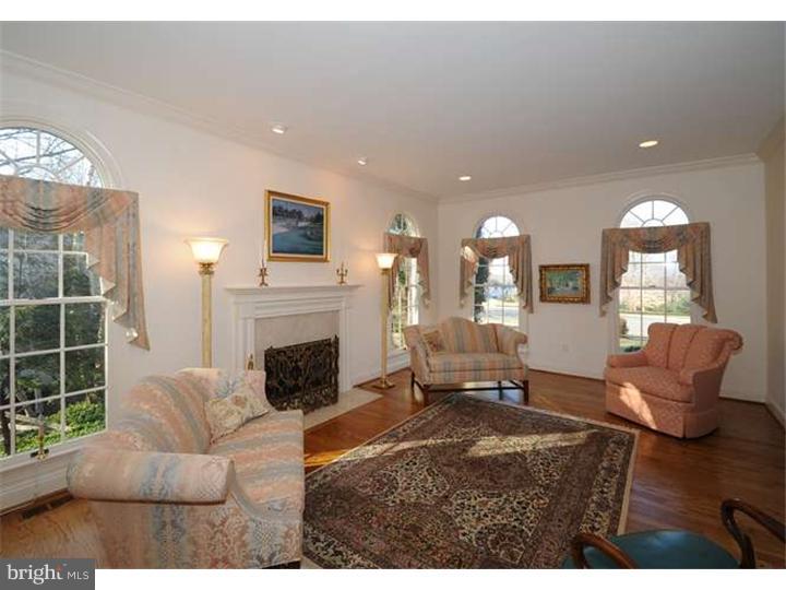 115 Mountainview Road Mount Laurel, NJ 08054 - Photo 5 of 25 Living Room