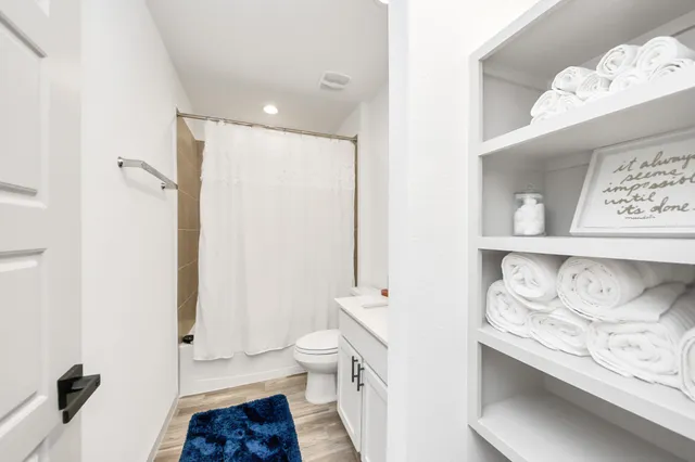 $2,250 | 202 Serena Pk Lane, Rosharon, TX 77583