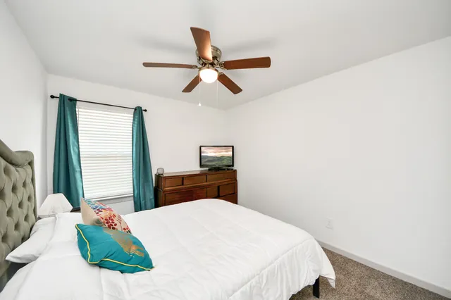 $2,250 | 202 Serena Pk Lane, Rosharon, TX 77583