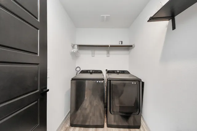 $2,250 | 202 Serena Pk Lane, Rosharon, TX 77583