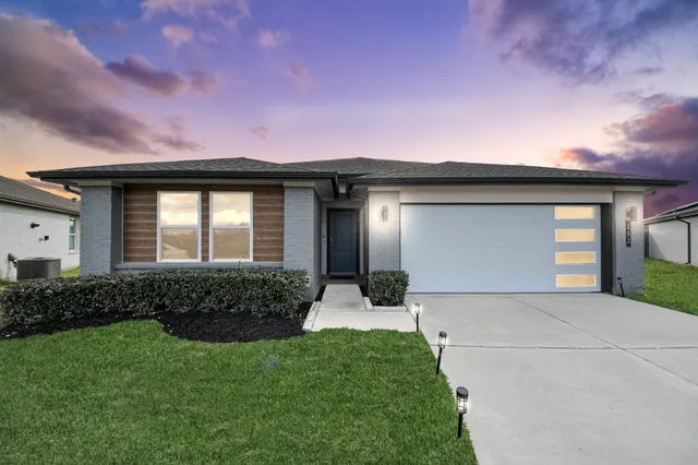 $2,250 | 202 Serena Pk Lane, Rosharon, TX 77583