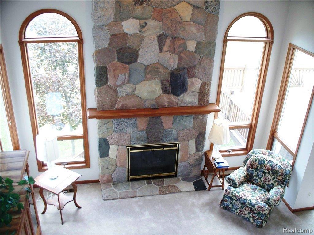 9159 Parshallville Road Fenton, MI 48430 - Photo 3 of 25 Living room