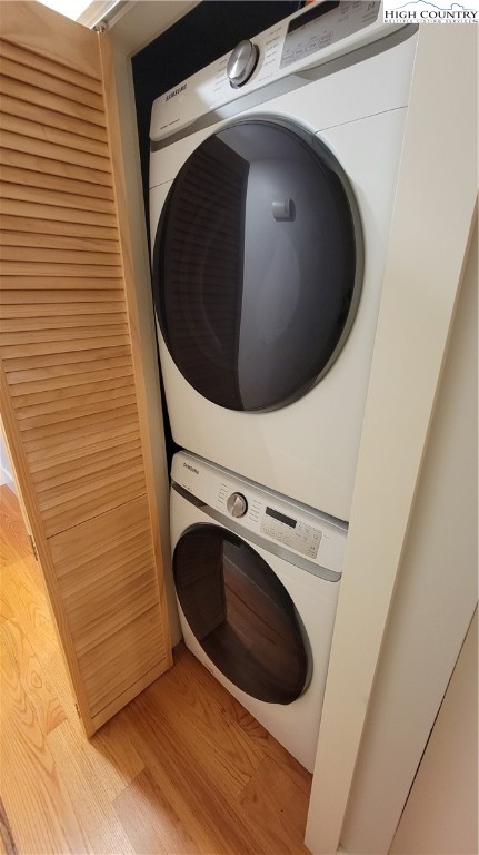 526 Hidden Valley Circle Boone, NC 28607 - Photo 20 of 29 a utility room with dryer and washer