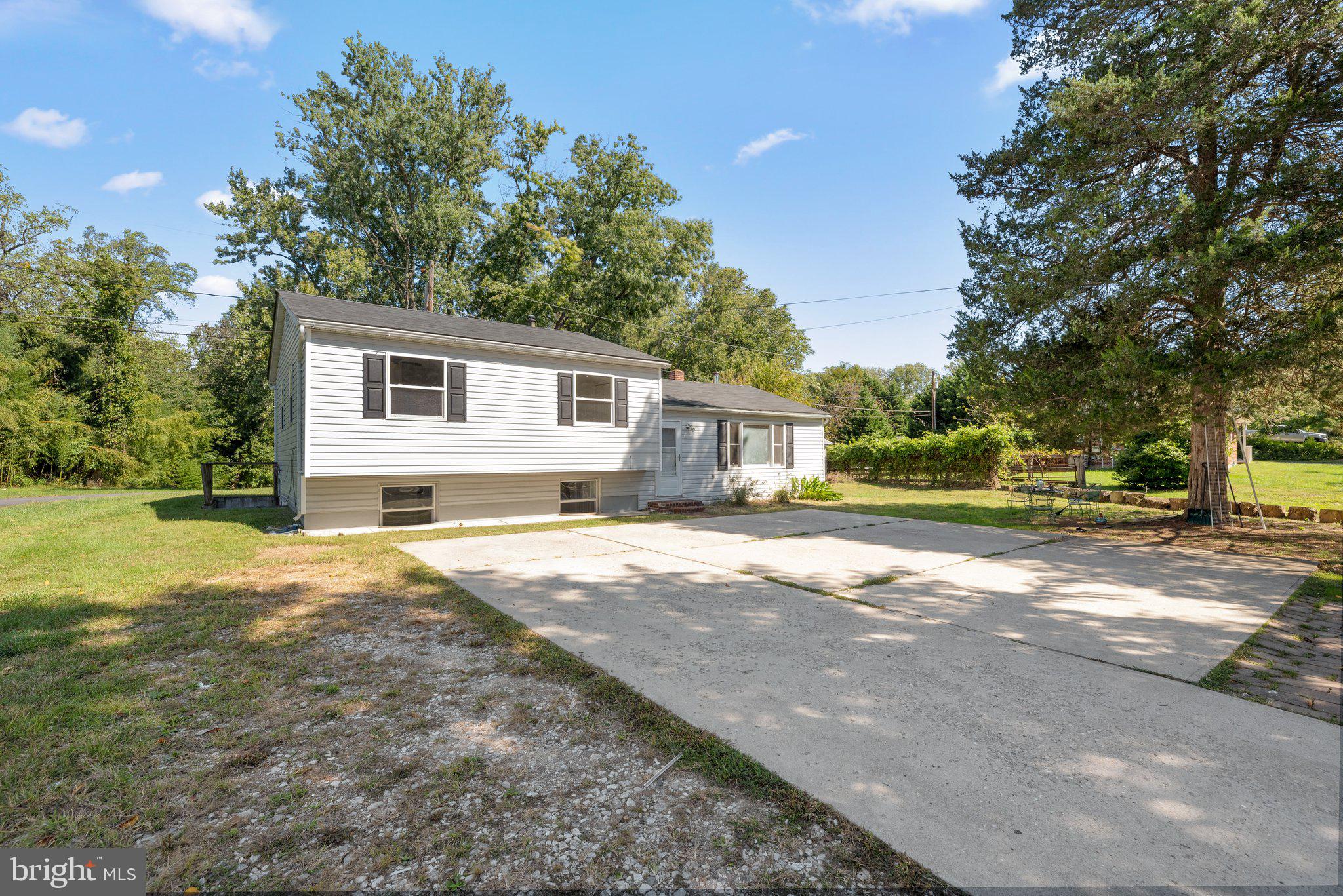 8454 Church Ln Road Ellicott City, MD 21043 - Photo 3 of 29