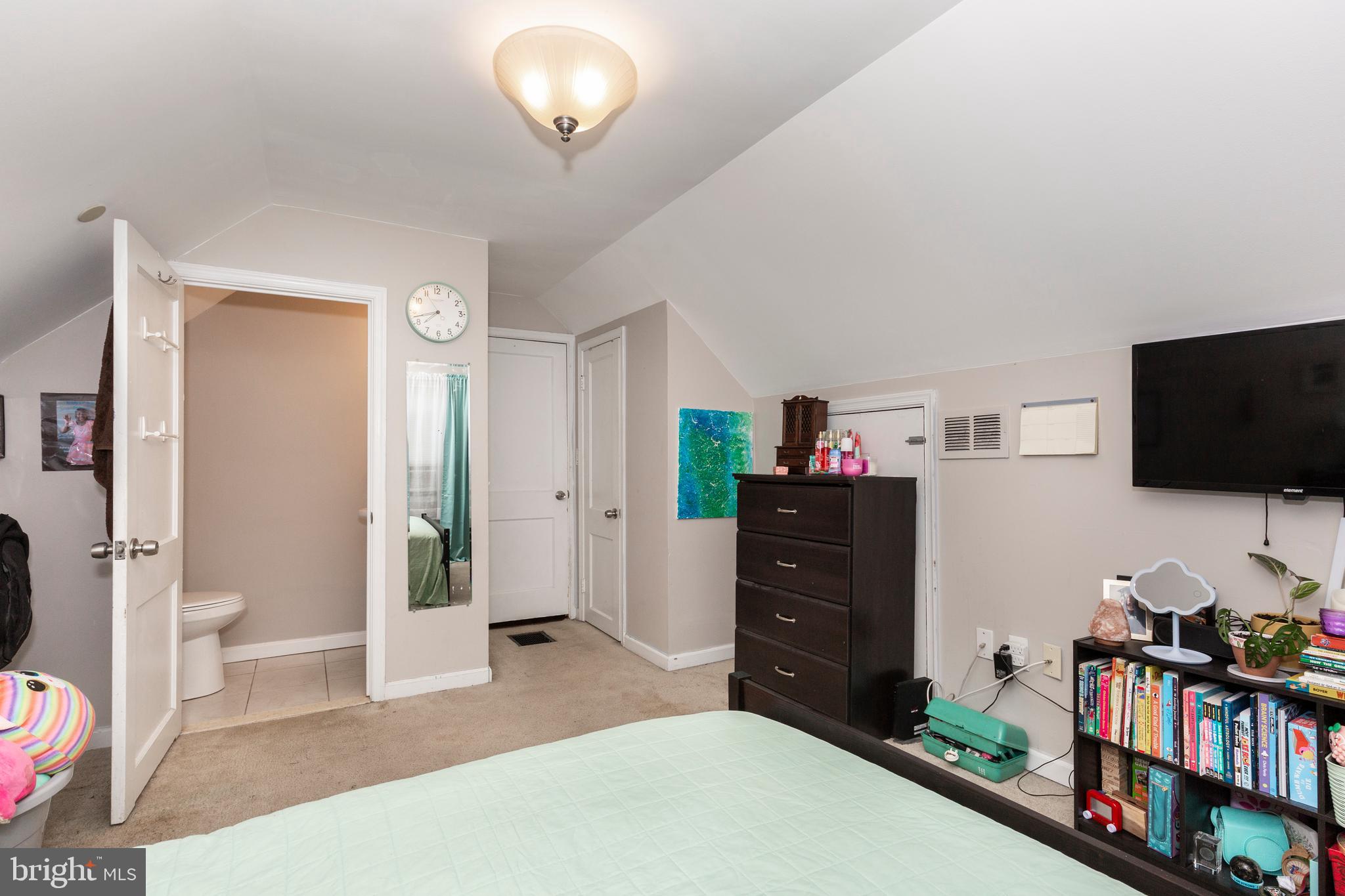737 Silver Creek Road Baltimore, MD 21208 - Photo 23 of 32 Bedroom 4 - with private 1/2 bath