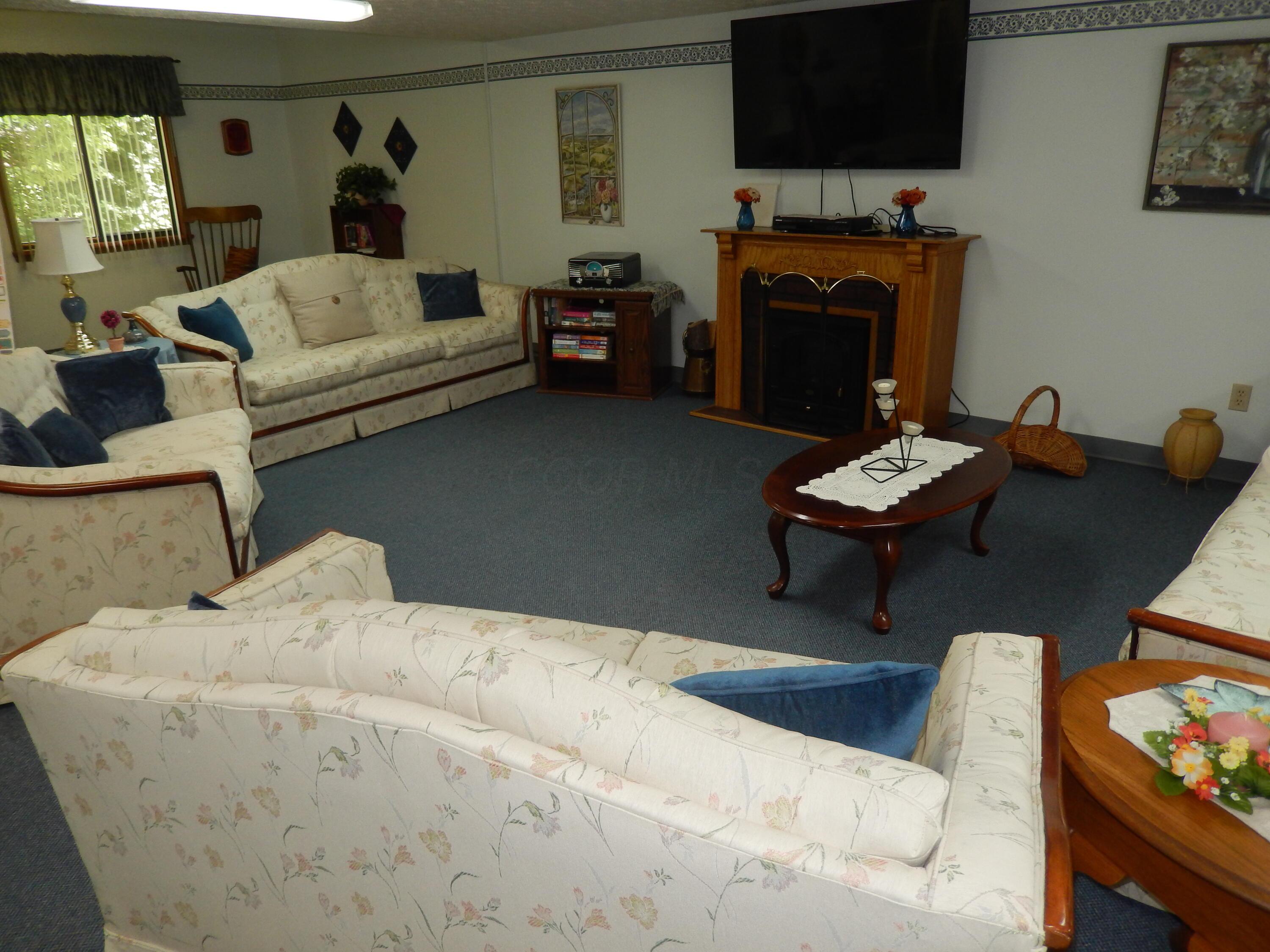 3965 Karl Road, Unit 208 Columbus, OH 43224 - Photo 8 of 30 1st Floor Gathering Area