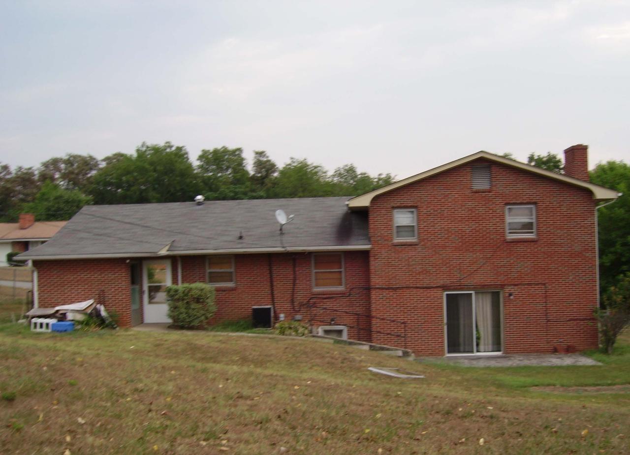 1820 Angus Road Northwest Roanoke, VA 24017 - Photo 3 of 5 Back