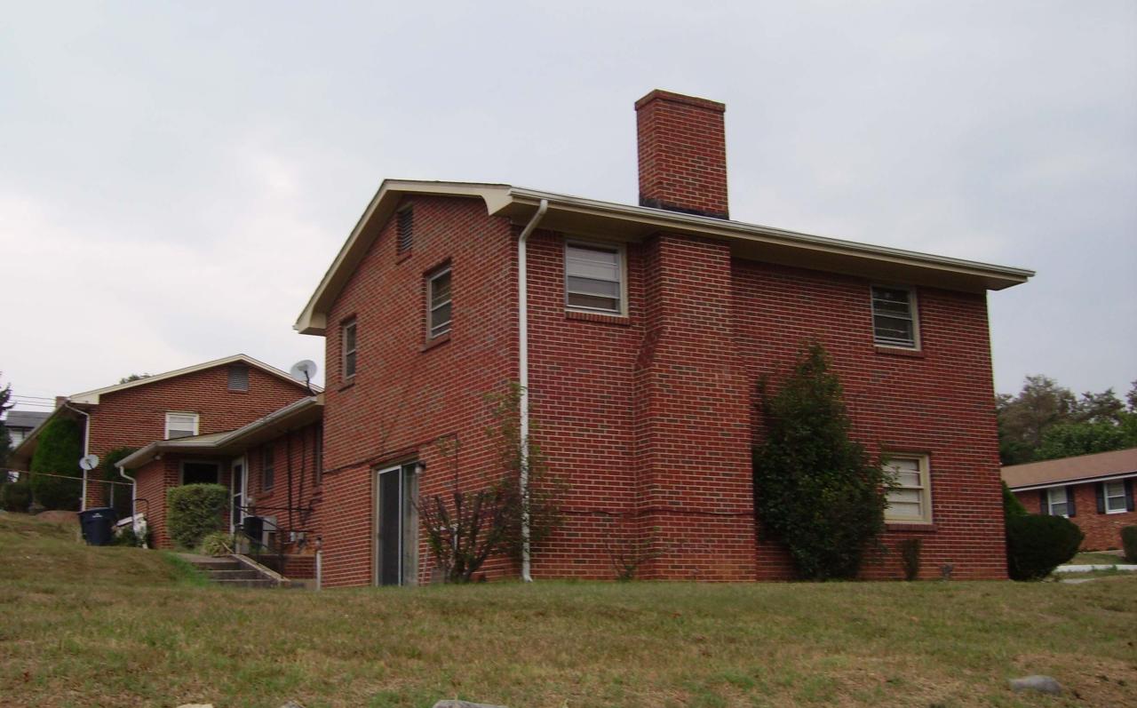 1820 Angus Road Northwest Roanoke, VA 24017 - Photo 5 of 5 Side View