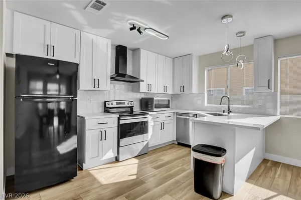 $2,000 | 6009 West Carpenteria Way, Las Vegas, NV 89108