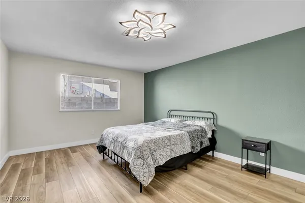 $2,000 | 6009 West Carpenteria Way, Las Vegas, NV 89108