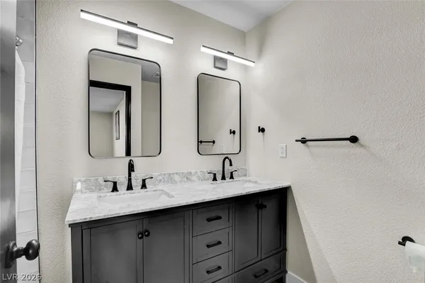 $2,000 | 6009 West Carpenteria Way, Las Vegas, NV 89108