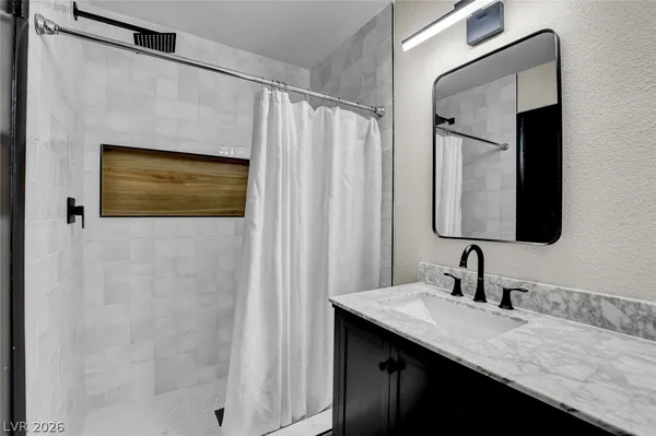 $2,000 | 6009 West Carpenteria Way, Las Vegas, NV 89108