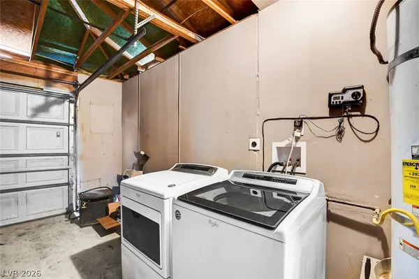 $2,000 | 6009 West Carpenteria Way, Las Vegas, NV 89108