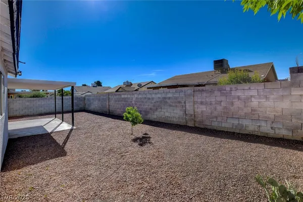 $2,000 | 6009 West Carpenteria Way, Las Vegas, NV 89108