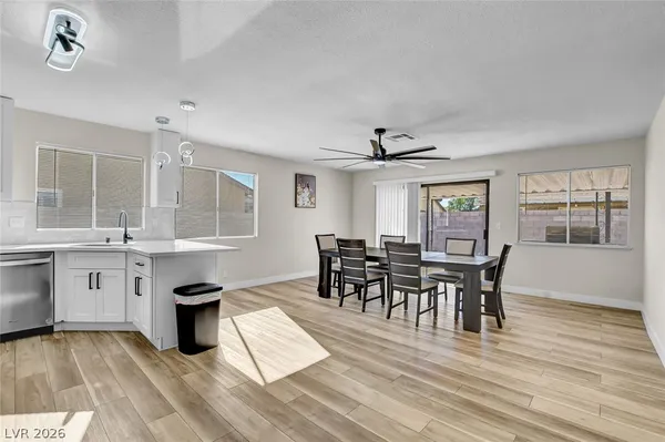 $2,000 | 6009 West Carpenteria Way, Las Vegas, NV 89108